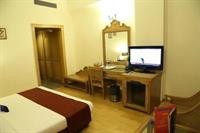 Hotel K.C. Cross Road 26/50