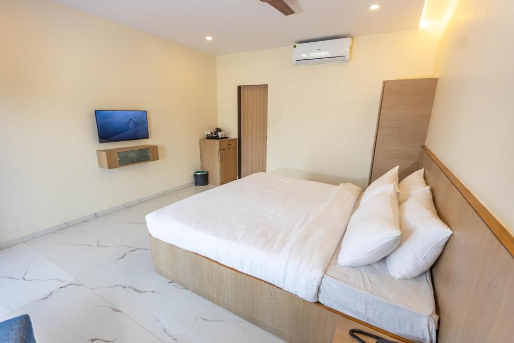 Pushp Vatika Resort & Lawns 11/60