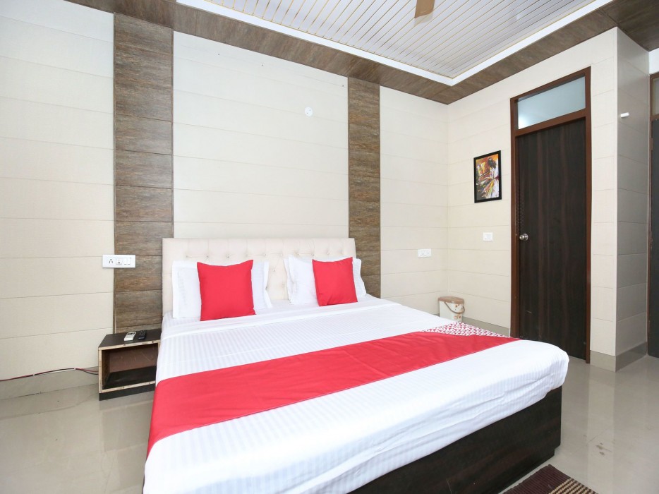 Oyo 13368 Hotel Gold Star 19/35
