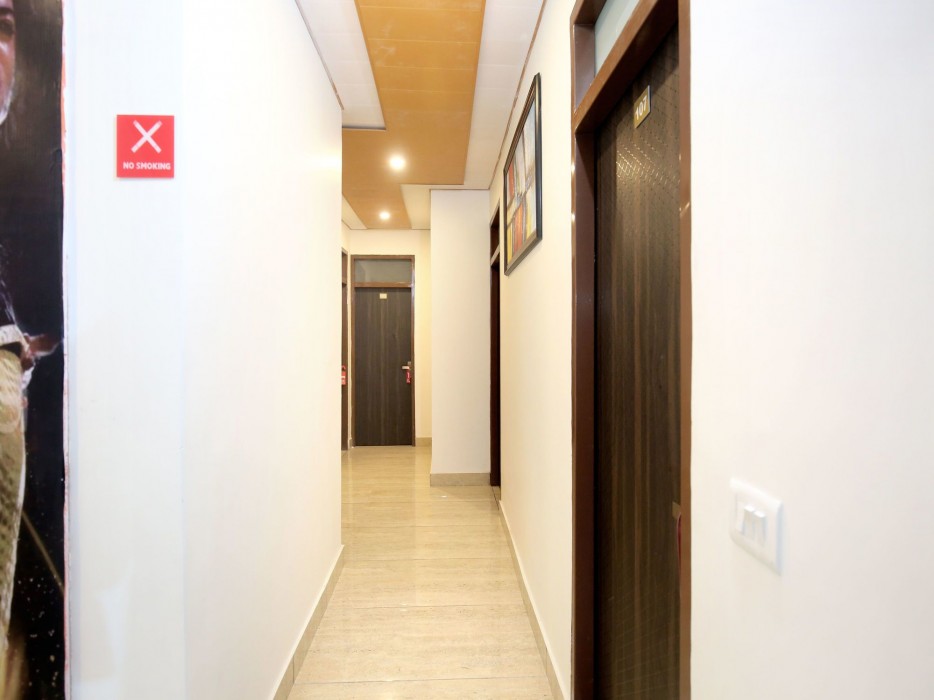 Oyo 13368 Hotel Gold Star 10/35