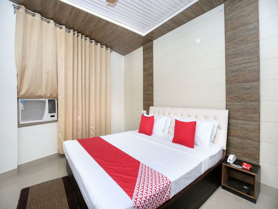 Oyo 13368 Hotel Gold Star 27/35