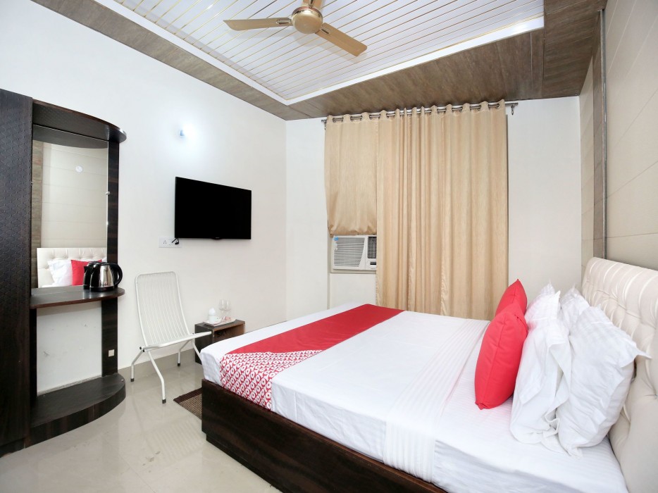 Oyo 13368 Hotel Gold Star 17/35
