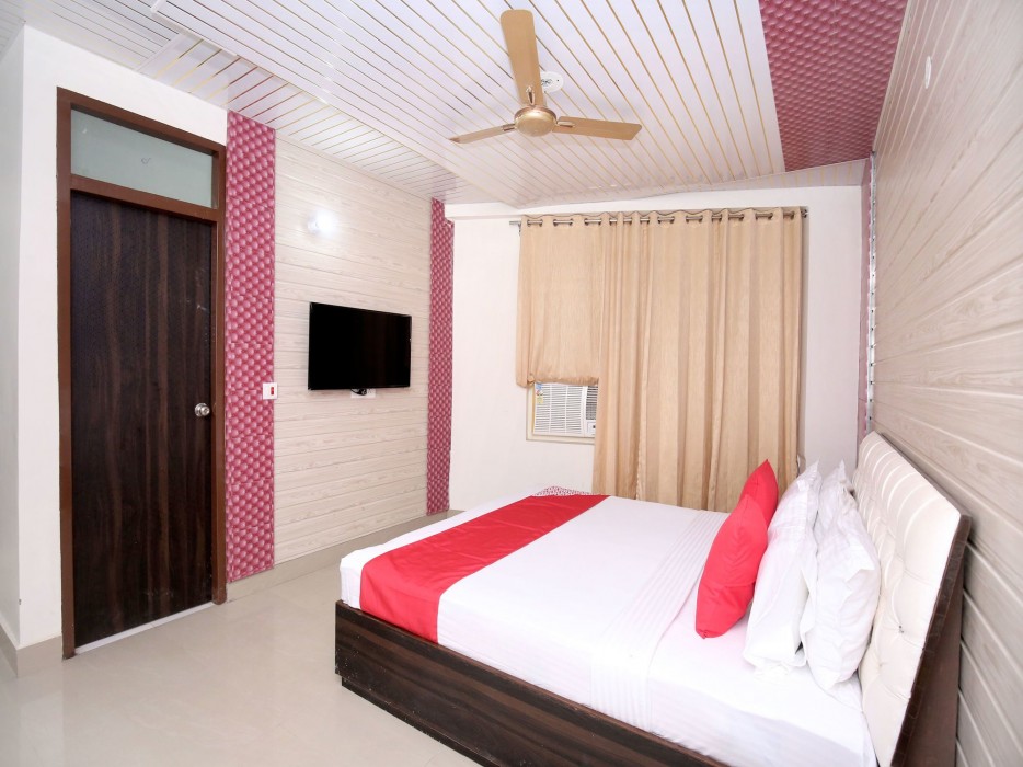 Oyo 13368 Hotel Gold Star 24/35