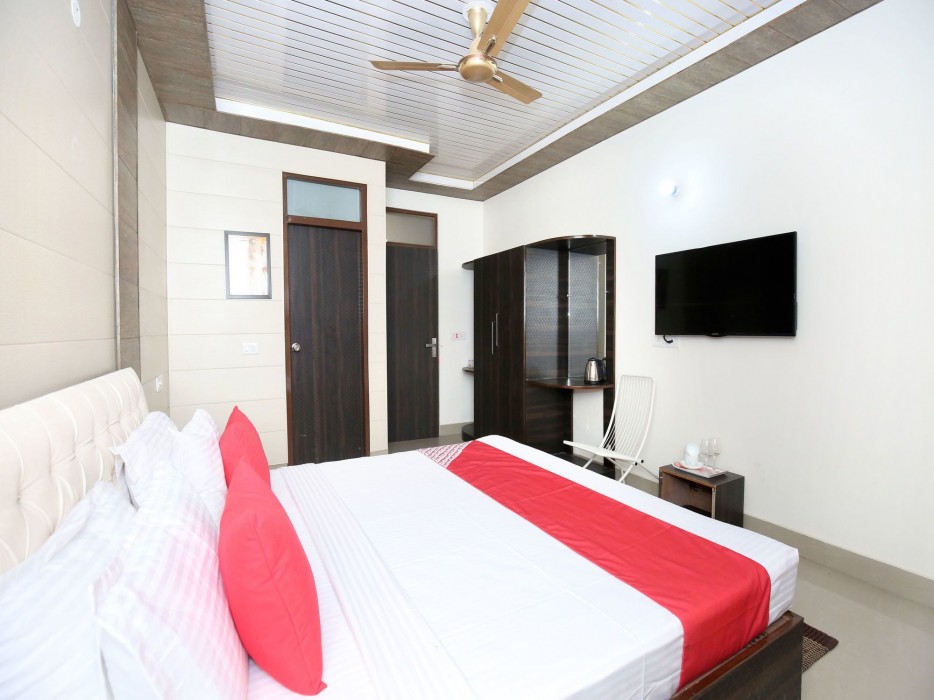 Oyo 13368 Hotel Gold Star 30/35