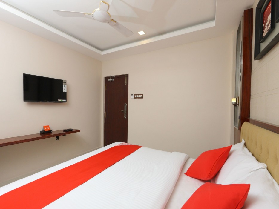 Oyo 14759 Hotel President 39/55
