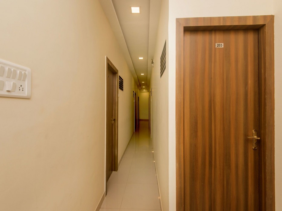 Oyo 10954 Hotel Golden Galaxy 26/50