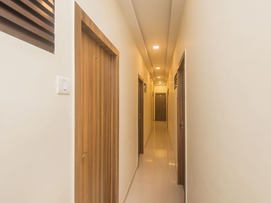 Oyo 10954 Hotel Golden Galaxy 15/50