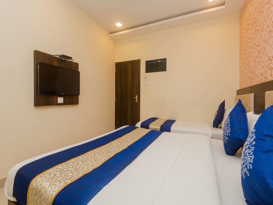 Oyo 10954 Hotel Golden Galaxy 22/50
