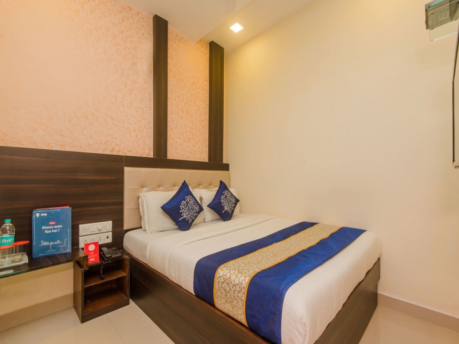 Oyo 10954 Hotel Golden Galaxy 20/50