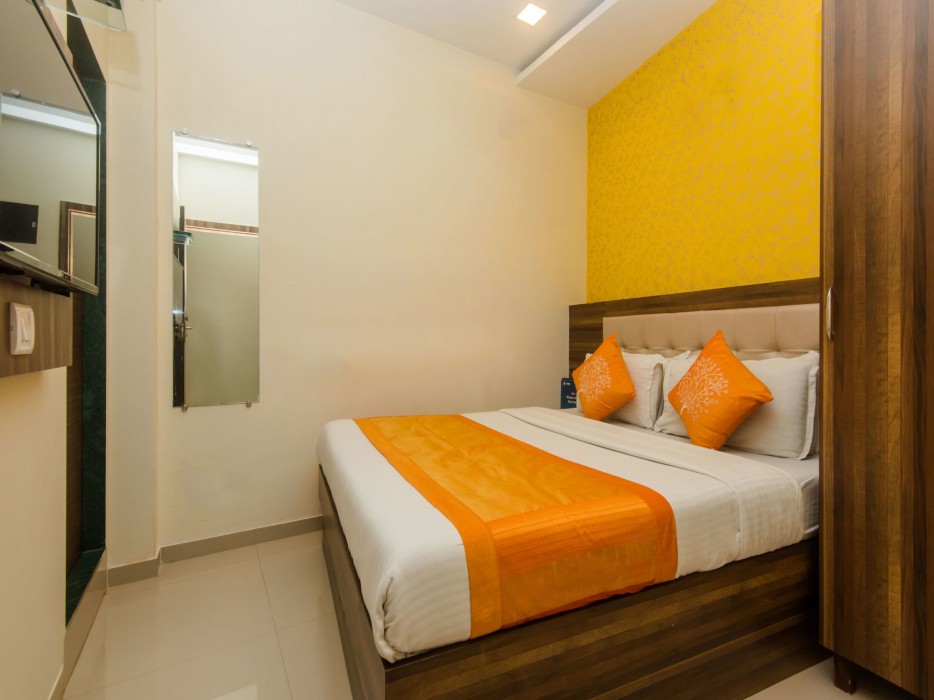 Oyo 10954 Hotel Golden Galaxy 16/50