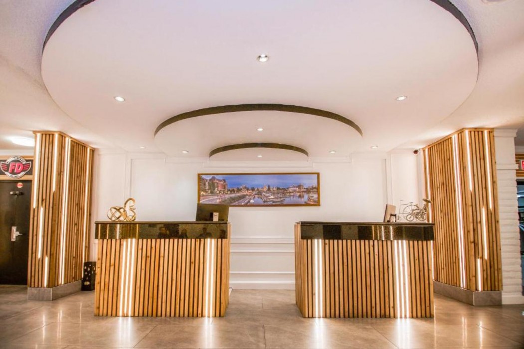 Lobby at The Vic, Ascend Hotel Collection, VICTORIA - BRITISH COLUMBIA