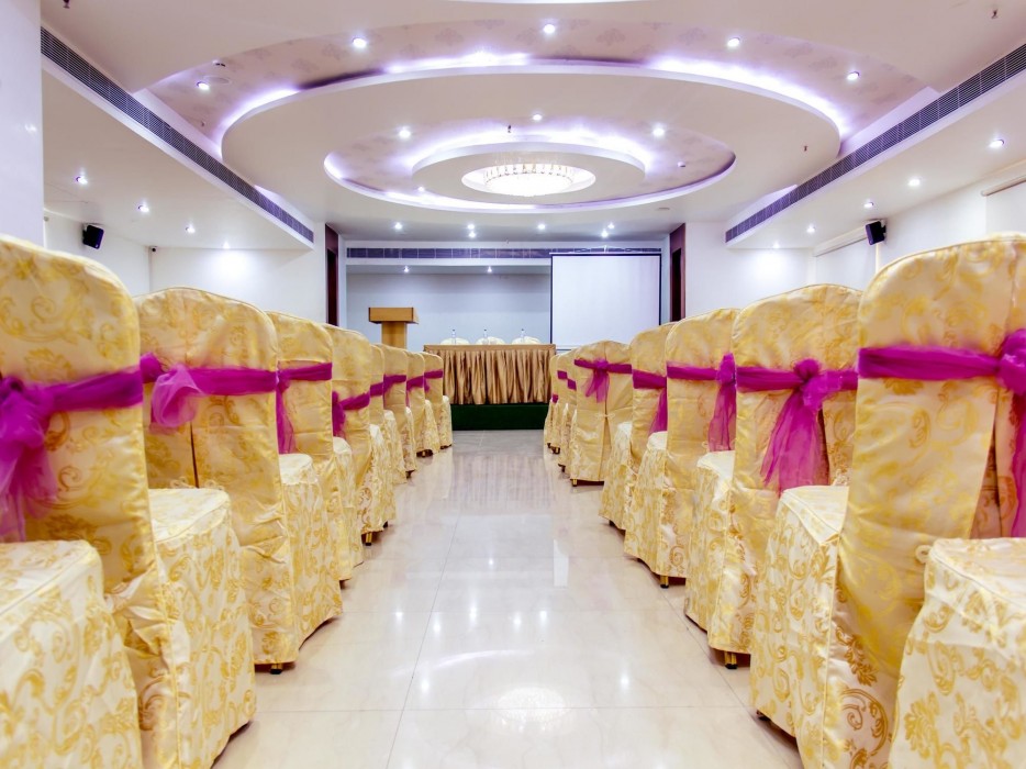 OYO 1489 Hotel Diamonds Pearl 25/42