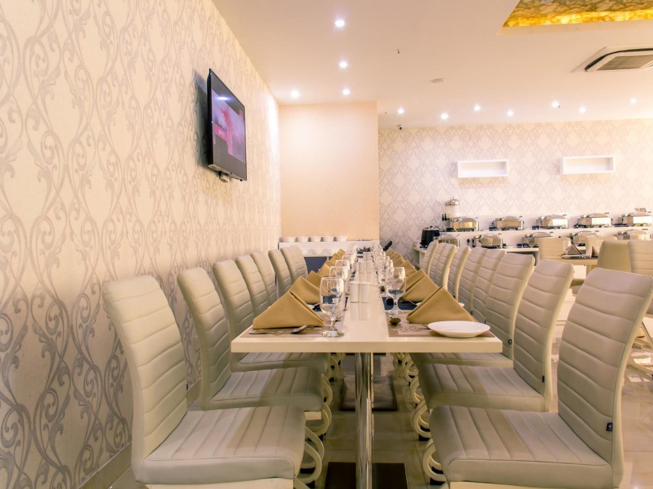 OYO 1489 Hotel Diamonds Pearl 32/42