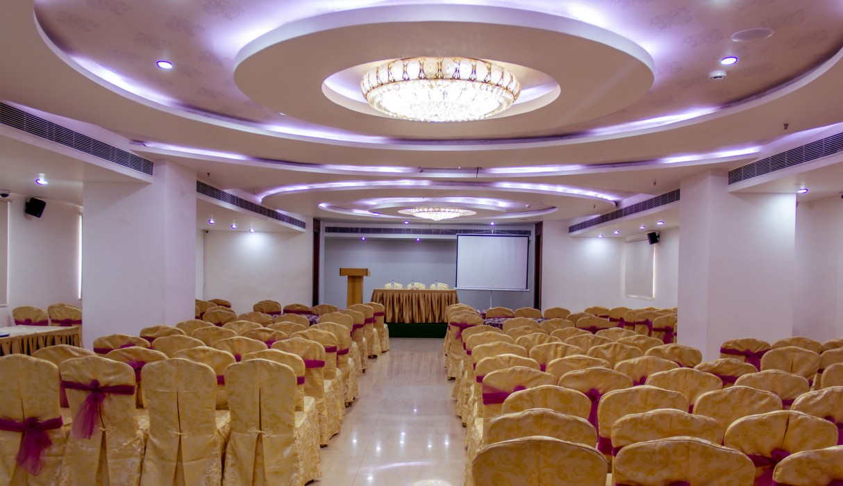 OYO 1489 Hotel Diamonds Pearl 31/42