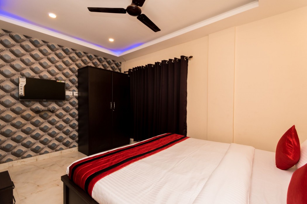 Oyo 8812 White Palace Hotel & Resort 27/56