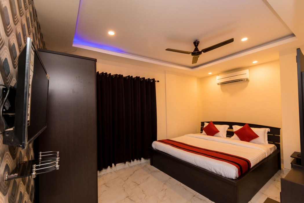 Oyo 8812 White Palace Hotel & Resort 34/56