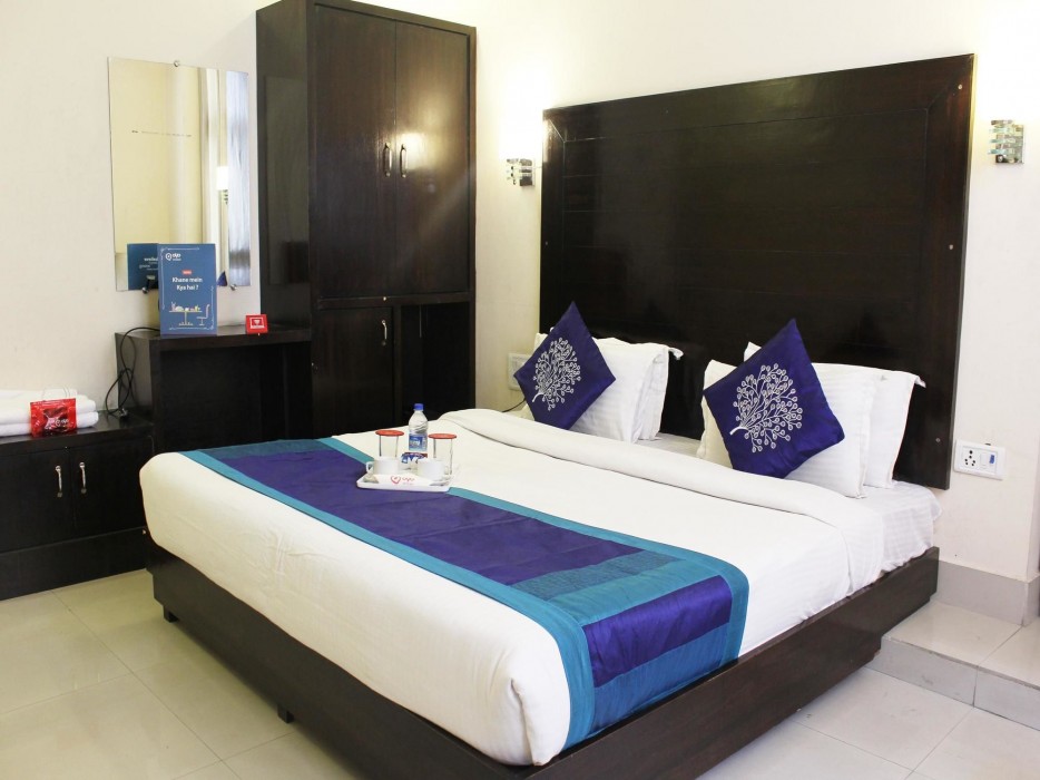 Oyo Premium Bahadrabad Haridwar 18/25