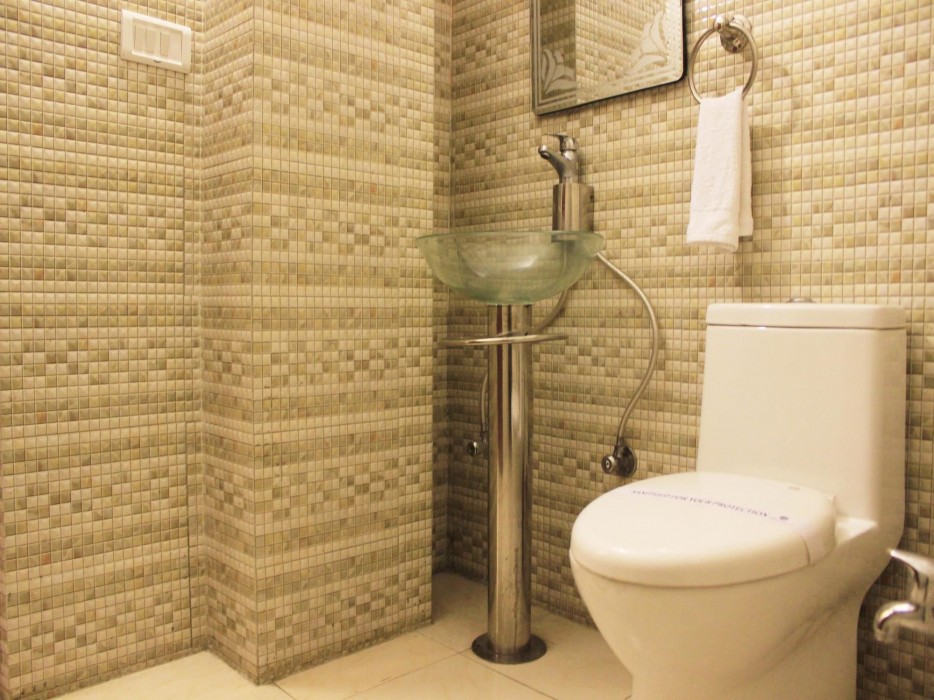 Oyo Premium Bahadrabad Haridwar 19/25