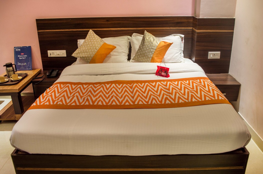 Oyo Rooms Sargam Cinemas 39/50