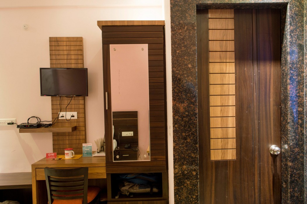 Oyo Rooms Sargam Cinemas 37/50