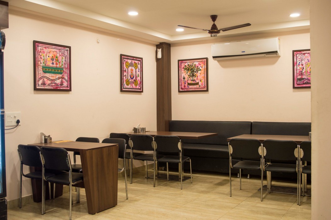 Oyo Rooms Sargam Cinemas 22/50