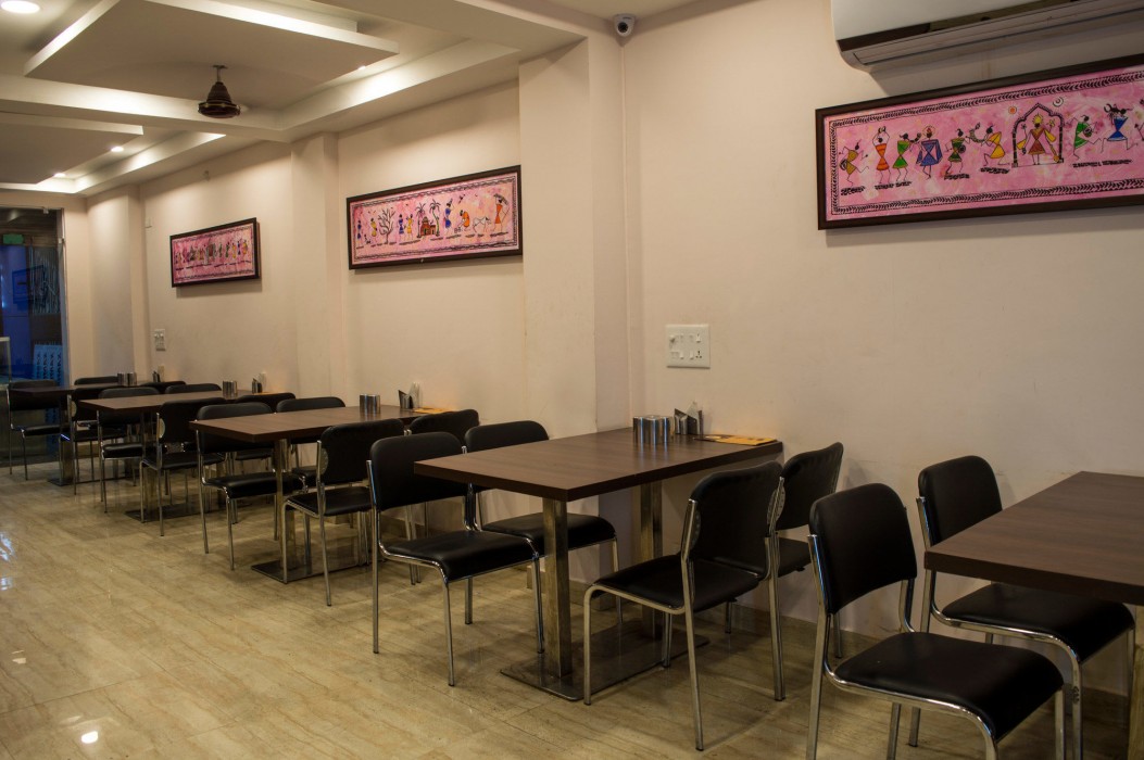 Oyo Rooms Sargam Cinemas 33/50