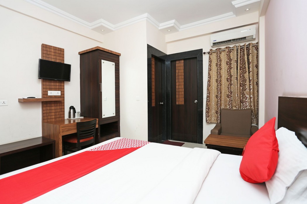 Oyo Rooms Sargam Cinemas 29/50