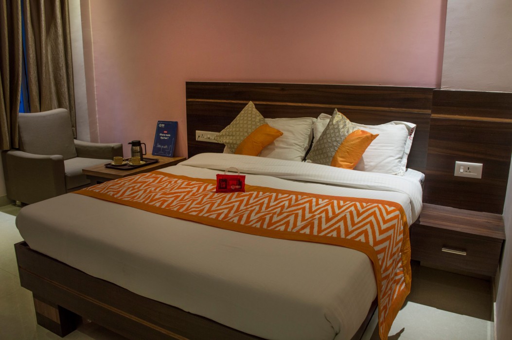 Oyo Rooms Sargam Cinemas 40/50