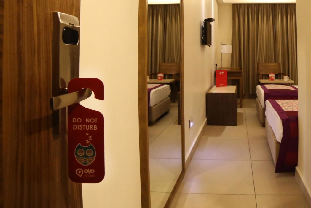 Oyo Rooms Ntr Health University 24/30