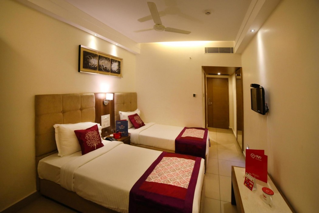 Oyo Rooms Ntr Health University 20/30