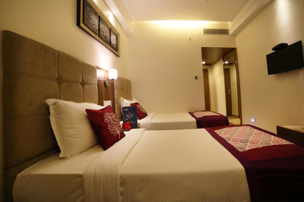 Oyo Rooms Ntr Health University 19/30
