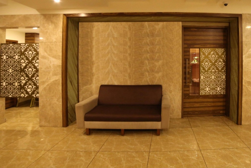 Oyo Rooms Ntr Health University 17/30