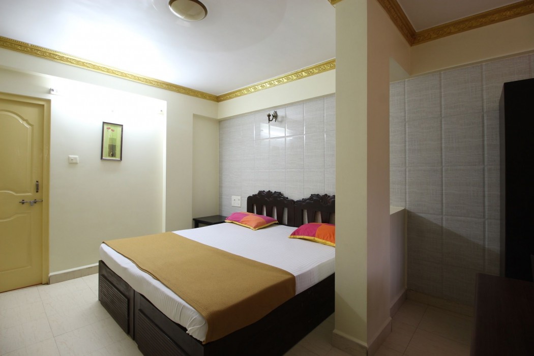 Roundcube Guest House 30/75