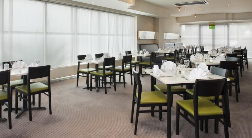 HOLIDAY INN LONDON BRENT CROSS 18/46