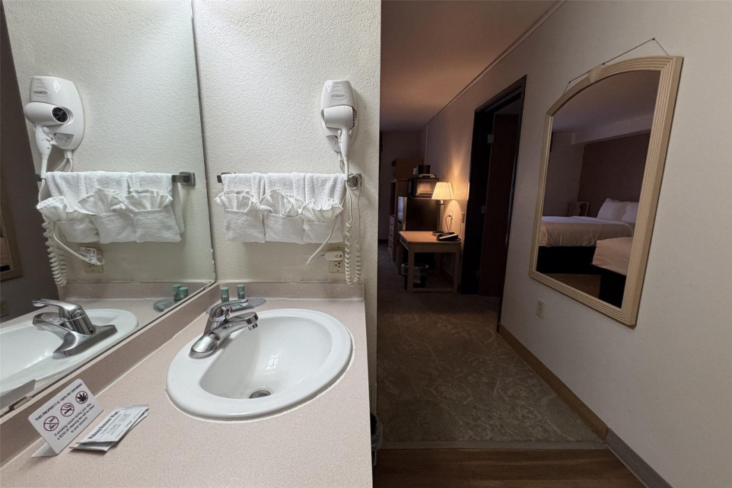 SureStay by Best Western Albuquerque East I-40 10/18
