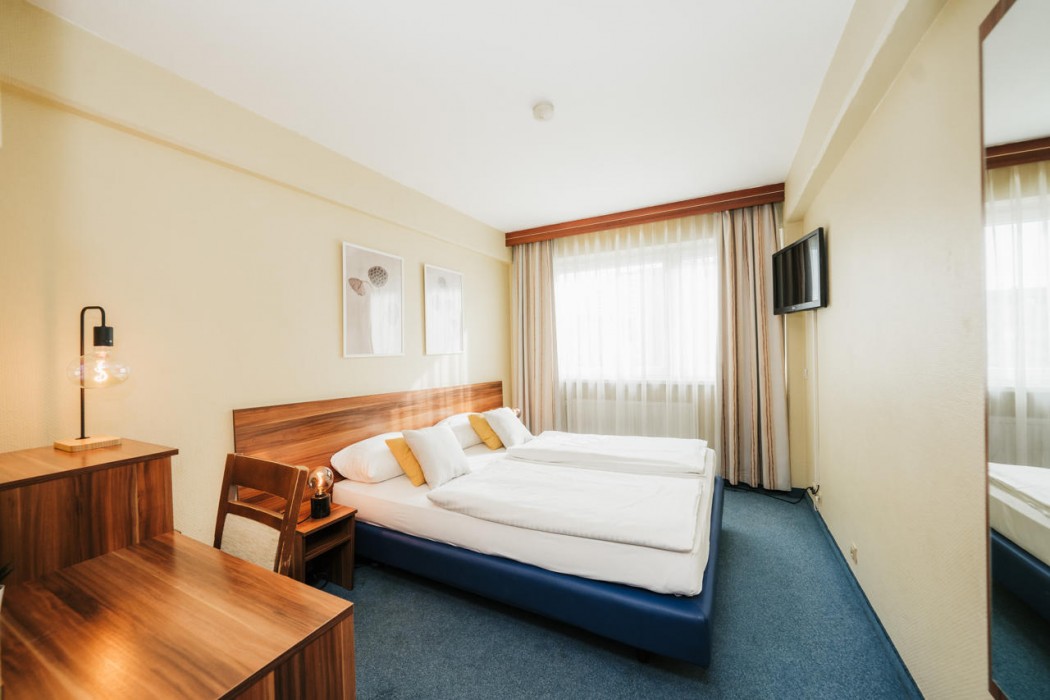 Savoy Hotel Frankfurt 20/80