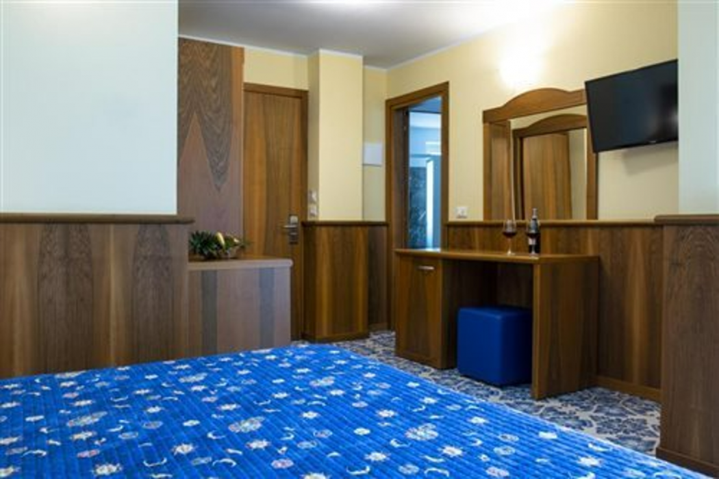Panoramic Hotel 20/45