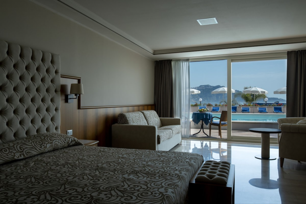 Panoramic Hotel 17/45