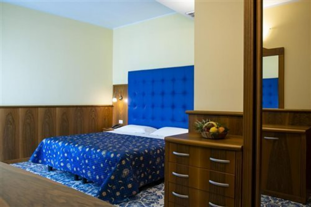 Panoramic Hotel 18/45