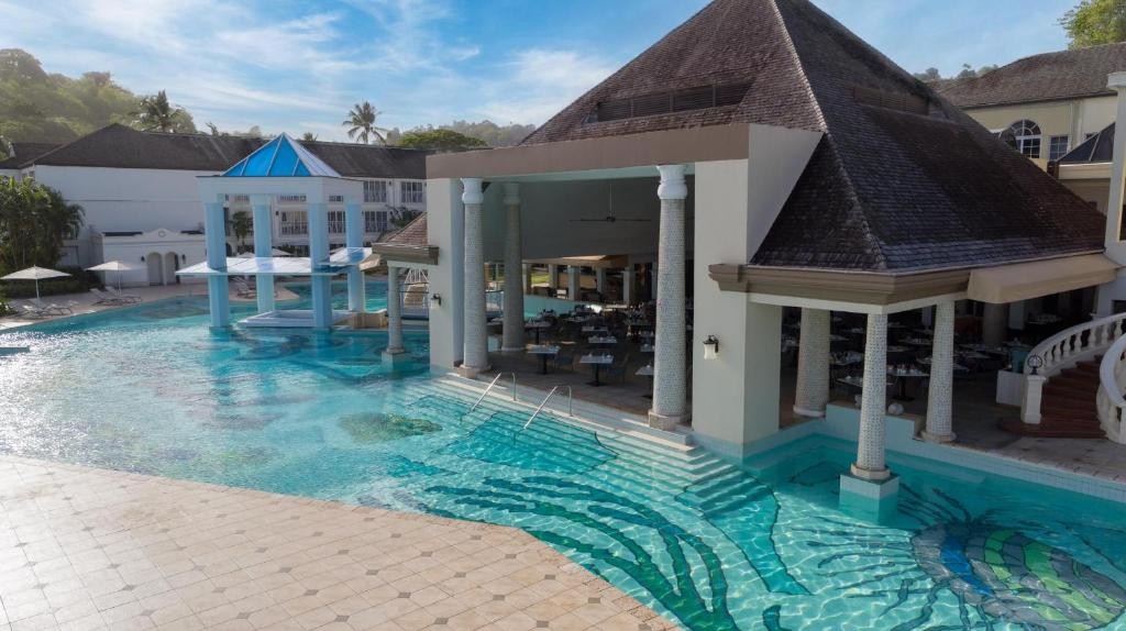 Sandals Regency La Toc Golf Resort and Spa - Adults Only 2/80