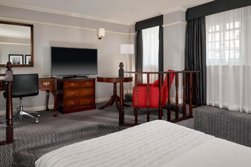 The Dilly Hotel 18/67
