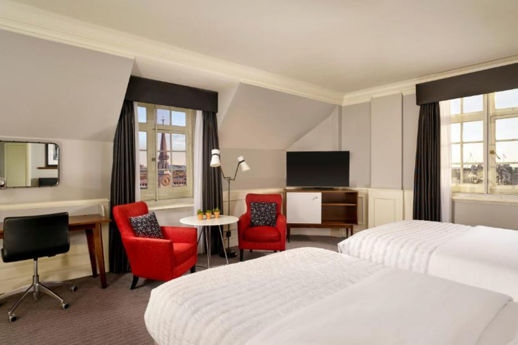 The Dilly Hotel 21/67