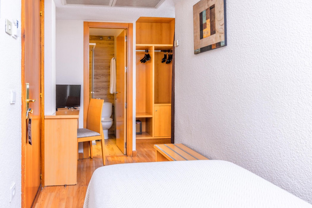 Hotel Serrano 16/35