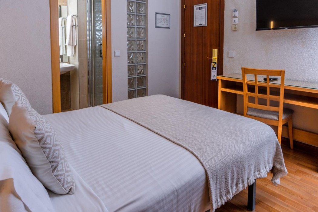 Hotel Serrano 18/35
