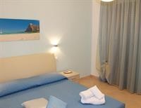 B&B Pietre Preziose 3/18