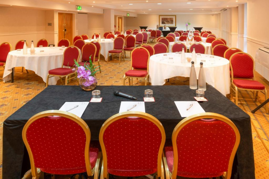 Millennium Hotel and Conference Centre Gloucester London 27/65