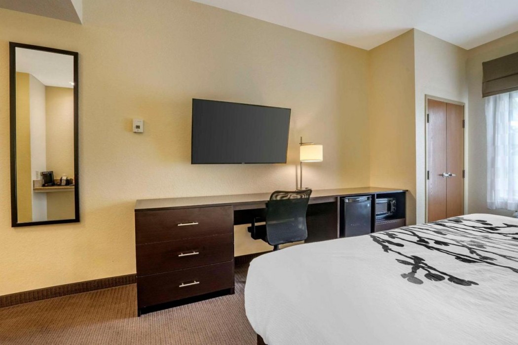 Sleep Inn & Suites Port Charlotte-Punta Gorda 6/24