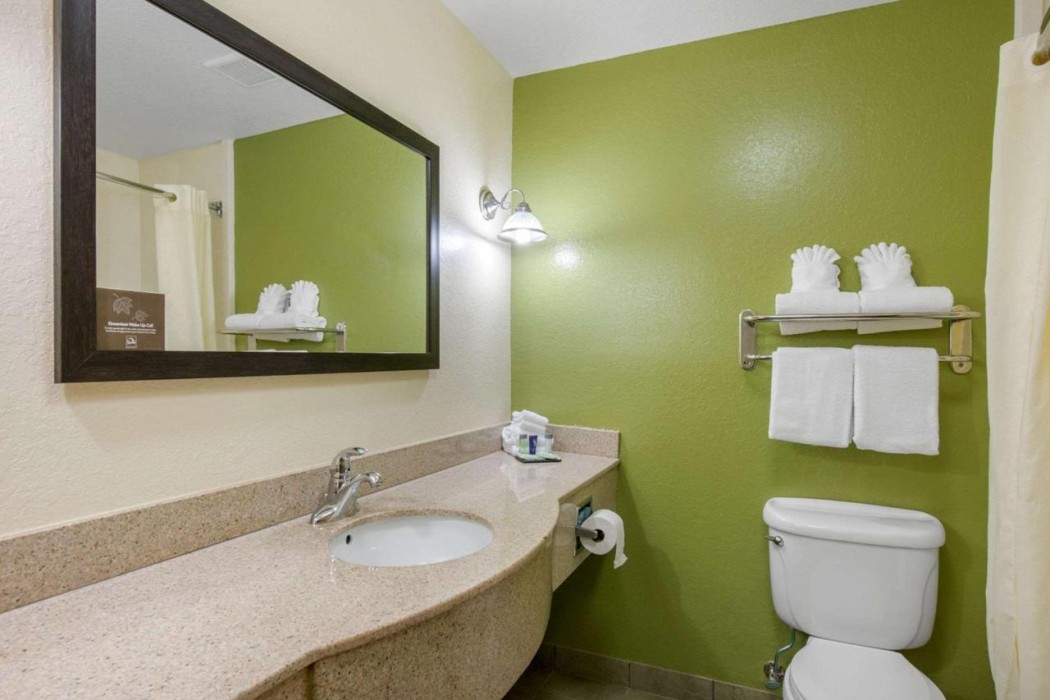Sleep Inn & Suites Port Charlotte-Punta Gorda 8/24
