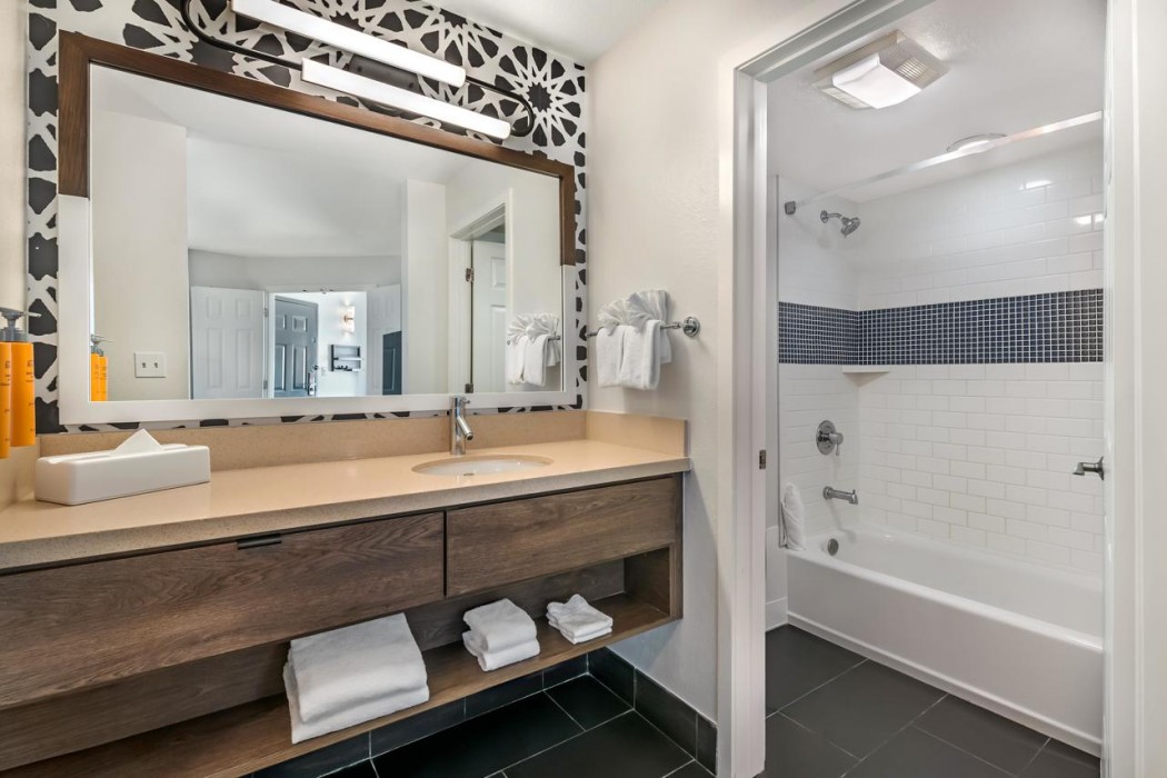 Sonesta ES Suites Orlando Lake Buena Vista 23/78