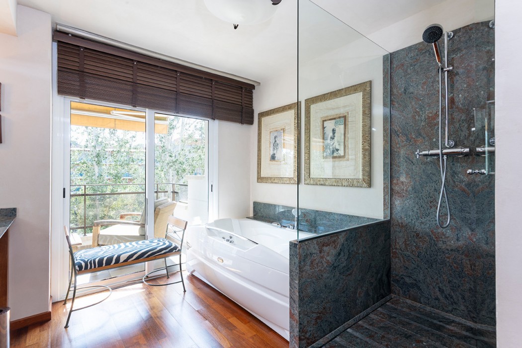 Suites del Mar Fenals 25/100